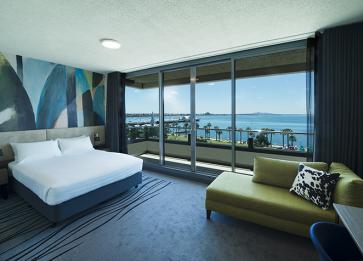NovotelGeelongSuperiorQueenRoomwithBayView