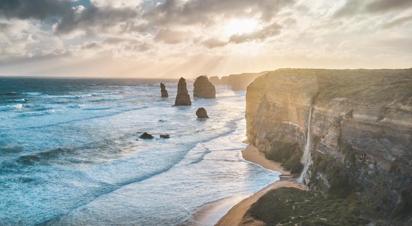 12 Apostles 12 large