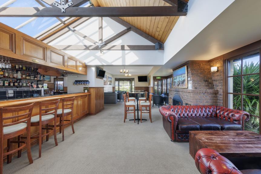 Clovelly Bar