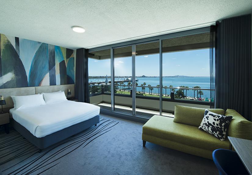NovotelGeelongSuperiorQueenRoomwithBayView